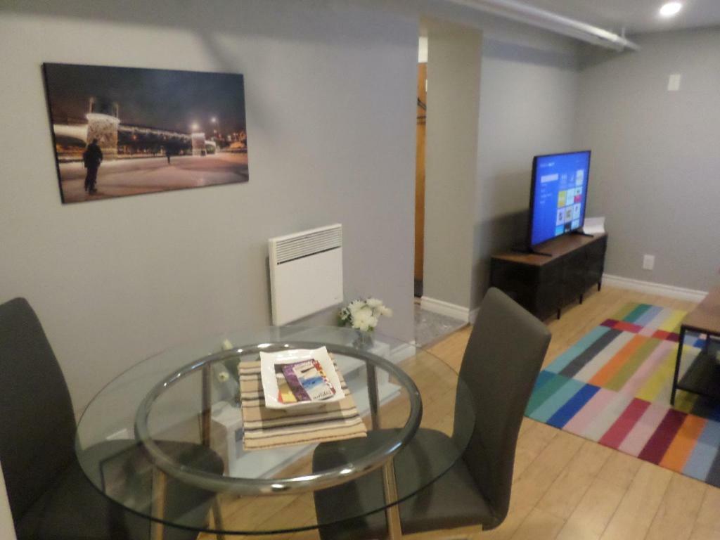 Fantastic And Modern Downtown 1-Bed Basement Apt., Parking Wi-Fi And Netflix Included Отава Екстериор снимка